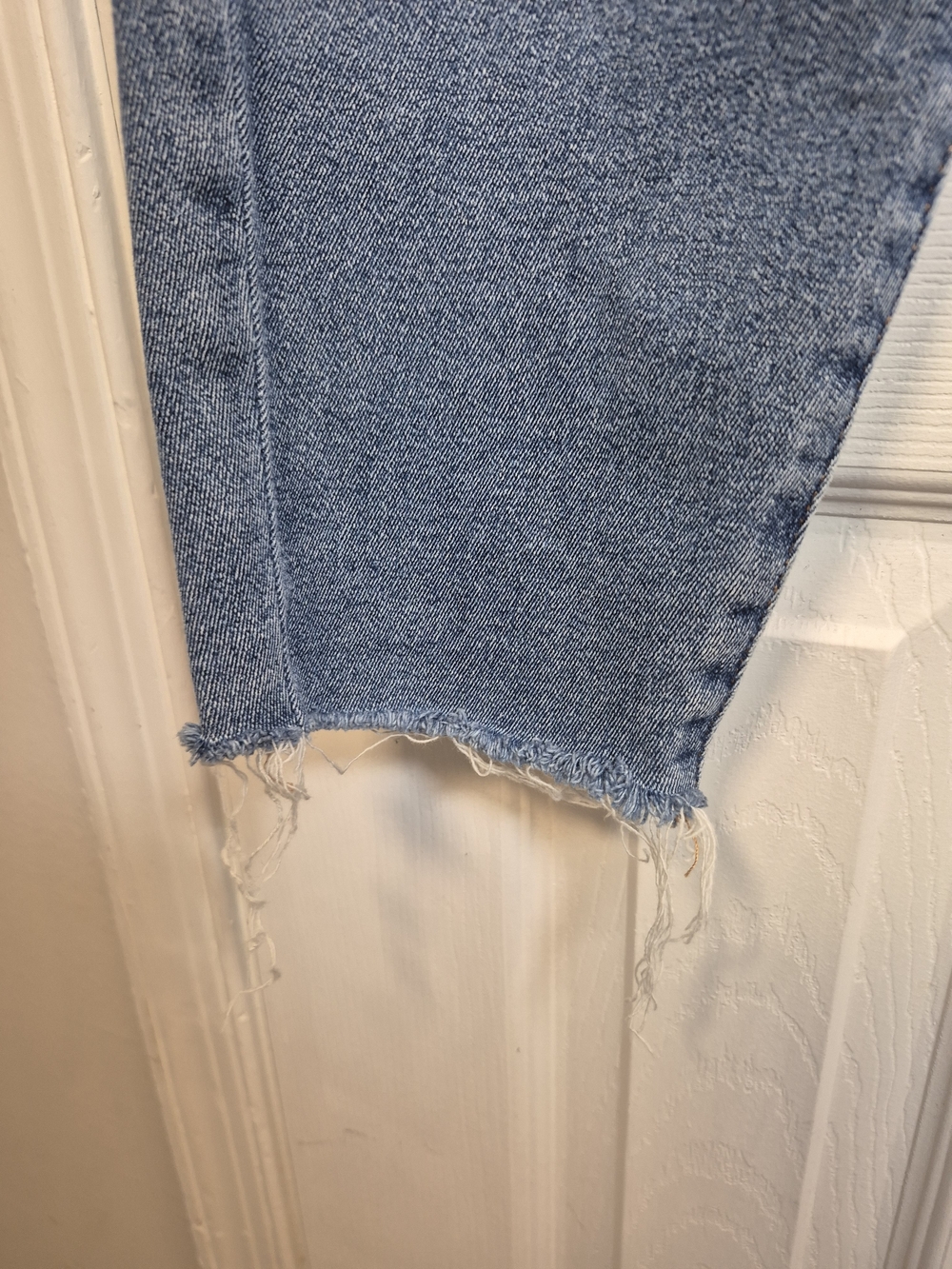 Good American Good Legs Crop Jeans Size 16 High Rise Raw Hem Medium Wash Blue - Picture 3 of 7